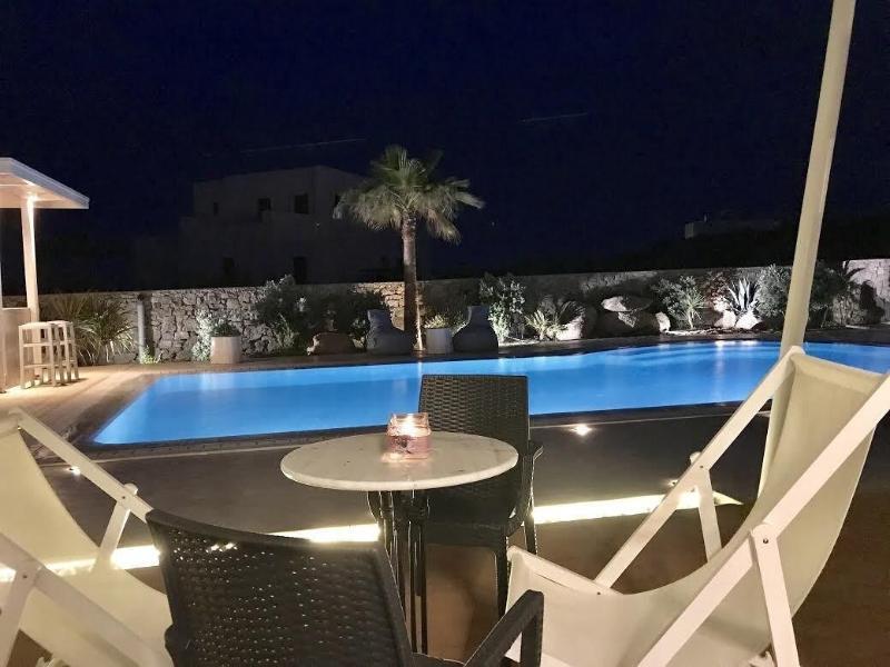Queen Boutique Suites Mykonos Town エクステリア 写真
