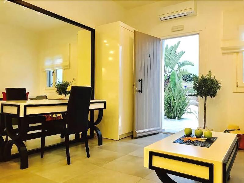 Queen Boutique Suites Mykonos Town エクステリア 写真
