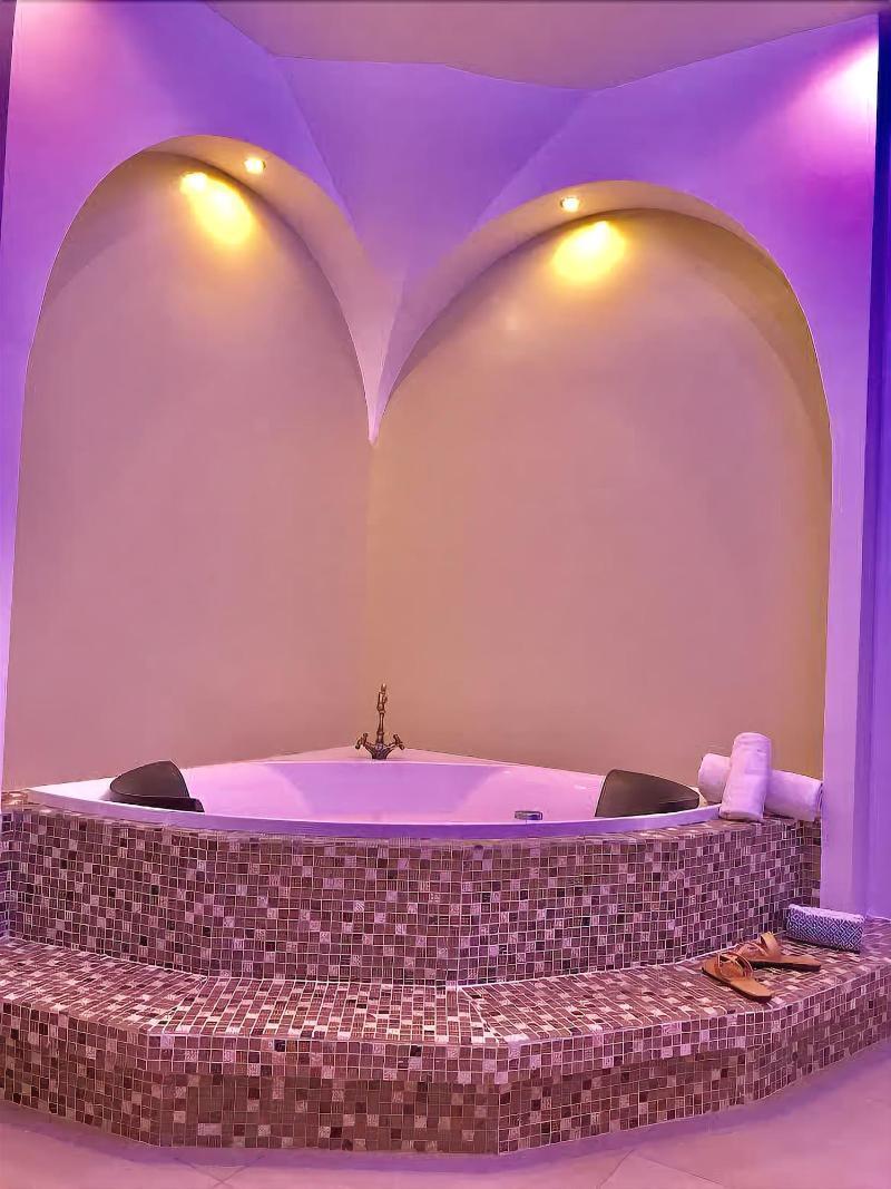 Queen Boutique Suites Mykonos Town エクステリア 写真
