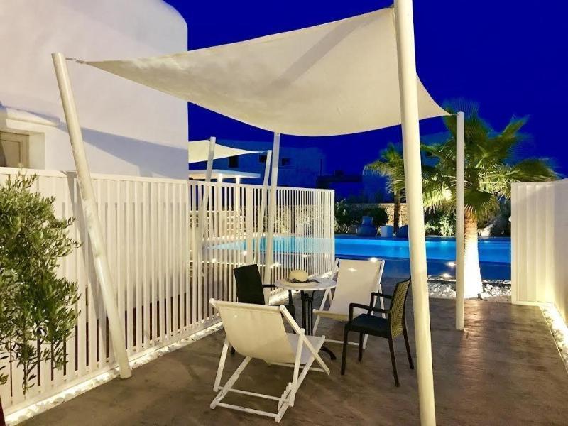 Queen Boutique Suites Mykonos Town エクステリア 写真
