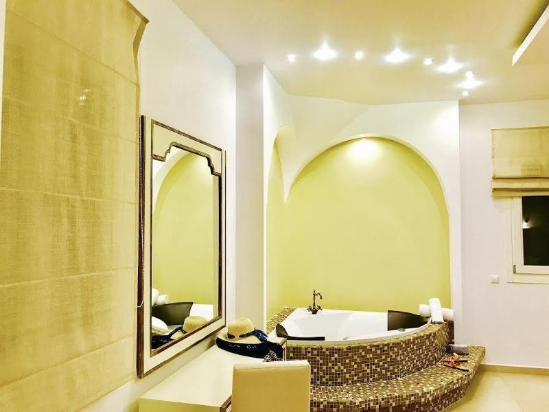 Queen Boutique Suites Mykonos Town エクステリア 写真
