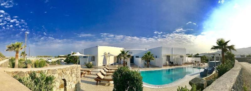 Queen Boutique Suites Mykonos Town エクステリア 写真