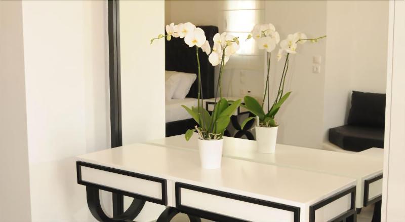 Queen Boutique Suites Mykonos Town エクステリア 写真