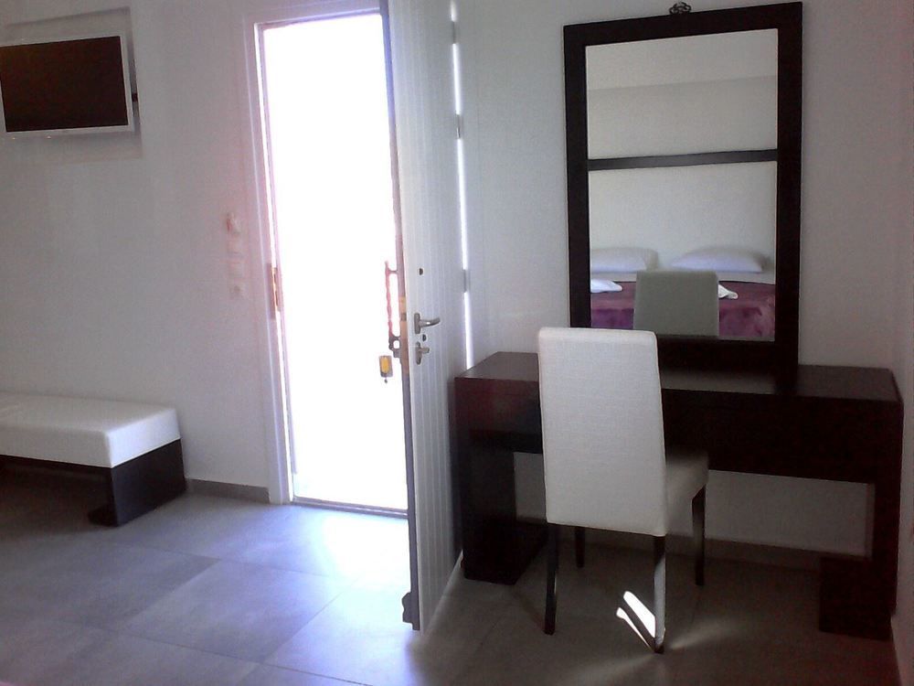 Queen Boutique Suites Mykonos Town エクステリア 写真