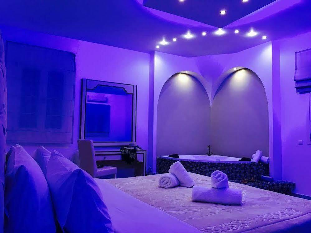 Queen Boutique Suites Mykonos Town エクステリア 写真